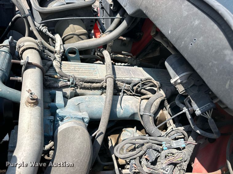 image for item DJ6213 2005 International 7400  dump truck