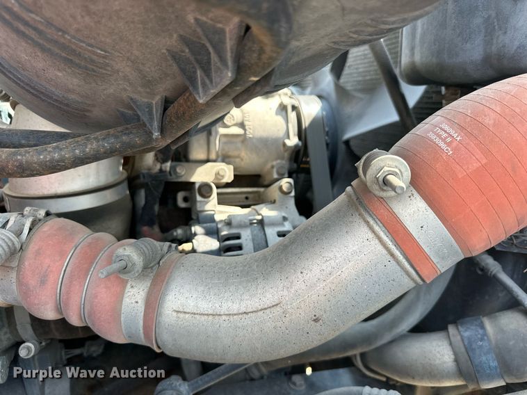 image for item DJ6213 2005 International 7400  dump truck