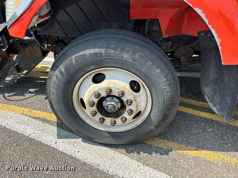 image for item DJ6213 2005 International 7400  dump truck