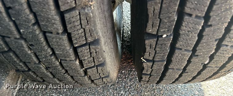 image for item DJ6213 2005 International 7400  dump truck