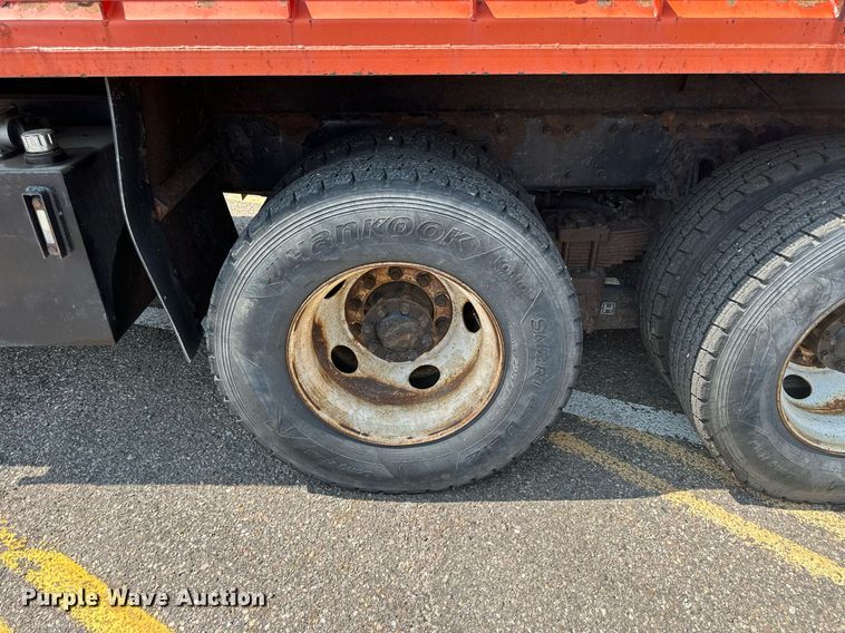 image for item DJ6213 2005 International 7400  dump truck