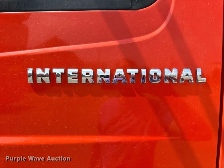 image for item DJ6213 2005 International 7400  dump truck