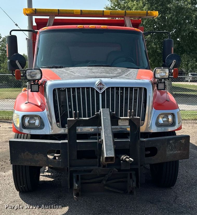 image for item DJ6214 2007 International 4700  dump truck