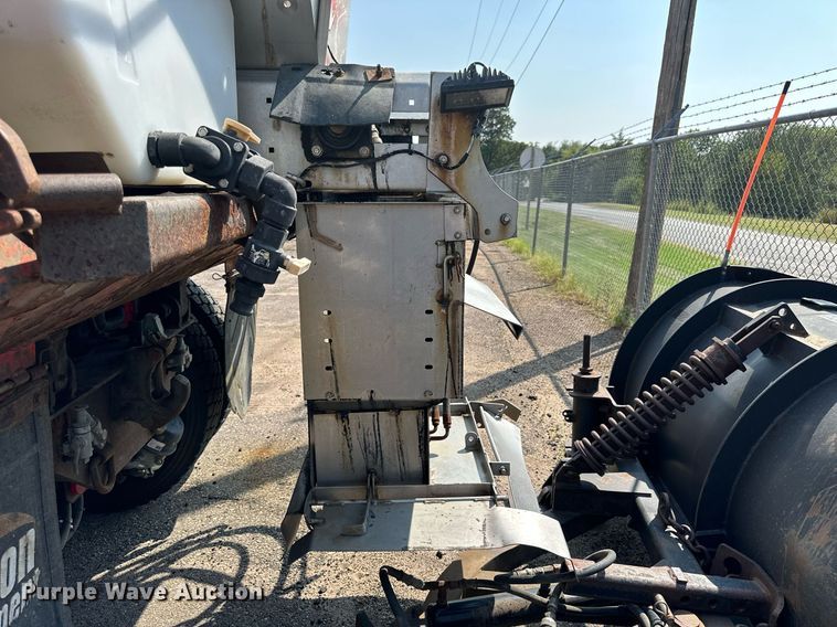 image for item DJ6214 2007 International 4700  dump truck