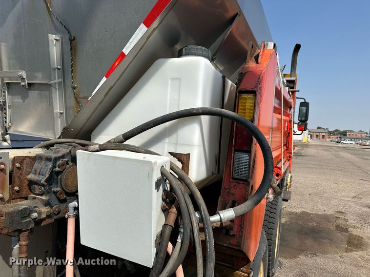 image for item DJ6214 2007 International 4700  dump truck