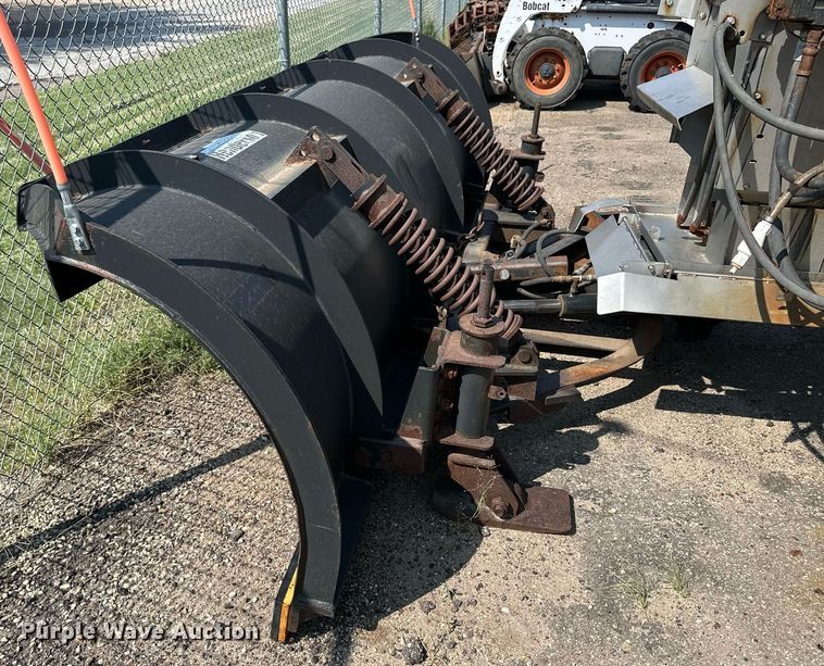 image for item DJ6214 2007 International 4700  dump truck