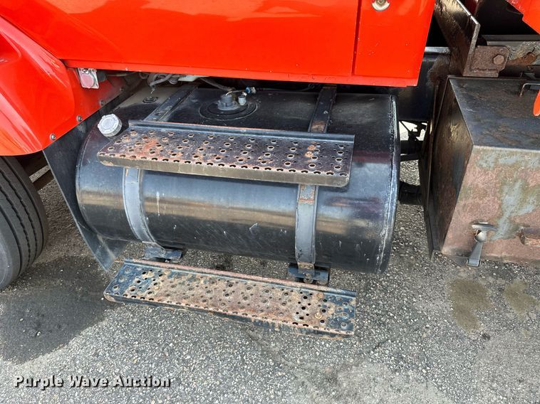 image for item DJ6214 2007 International 4700  dump truck