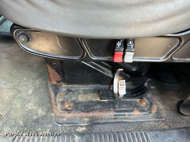 image for item DJ6214 2007 International 4700  dump truck