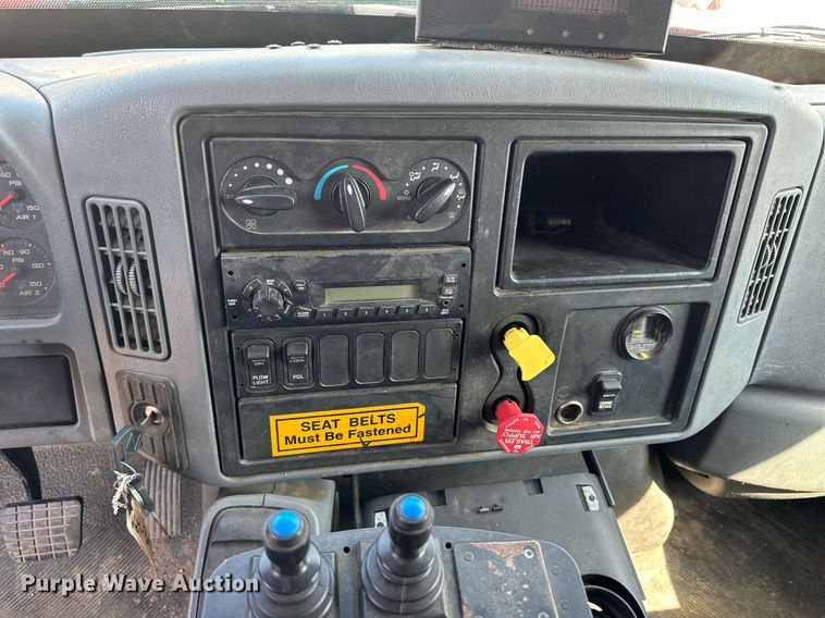 image for item DJ6214 2007 International 4700  dump truck