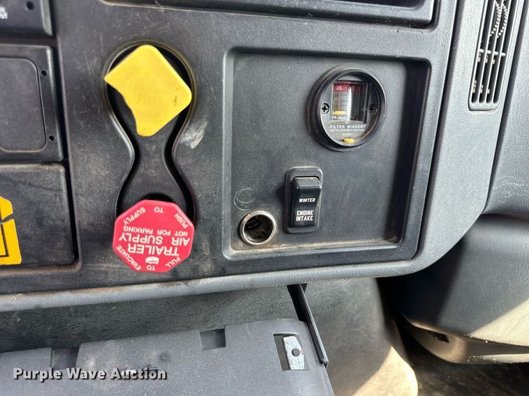 image for item DJ6214 2007 International 4700  dump truck