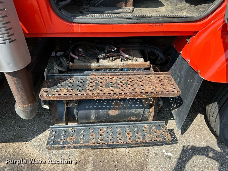 image for item DJ6214 2007 International 4700  dump truck