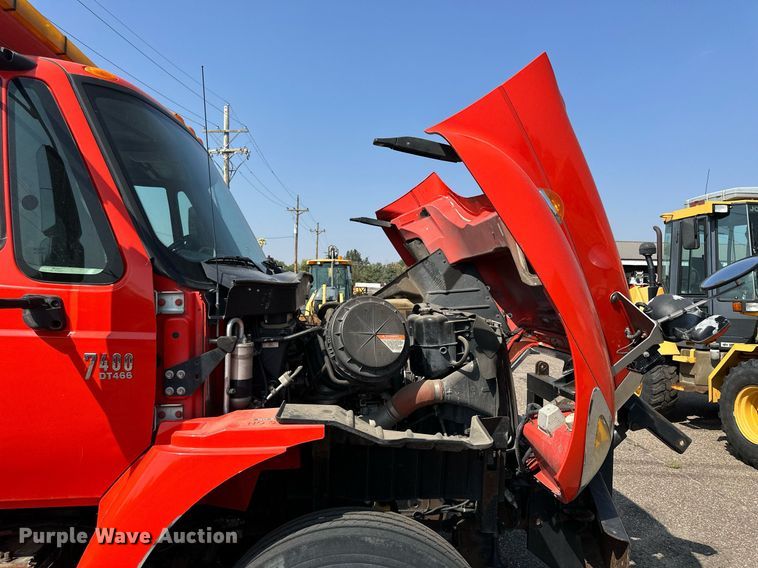 image for item DJ6214 2007 International 4700  dump truck