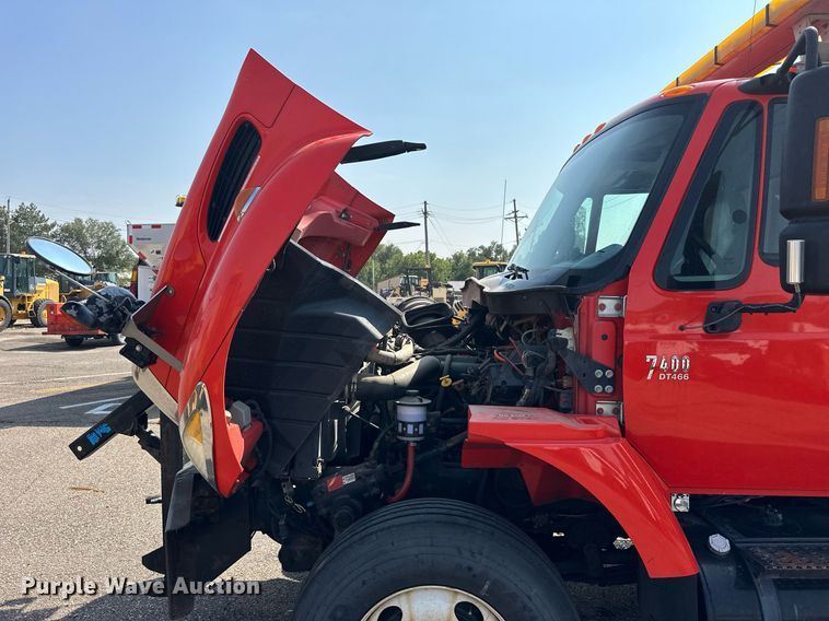 image for item DJ6214 2007 International 4700  dump truck