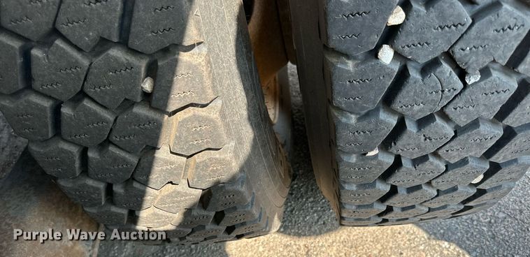 image for item DJ6214 2007 International 4700  dump truck