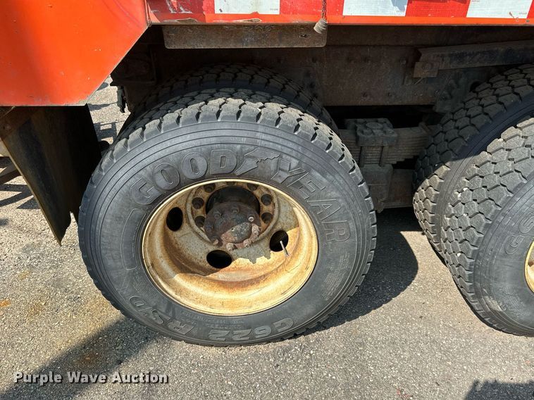 image for item DJ6214 2007 International 4700  dump truck