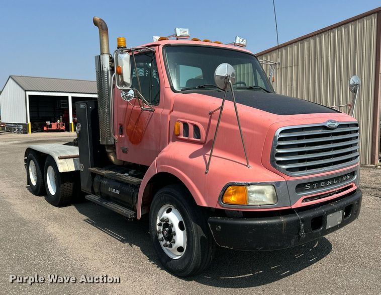 image for item DJ6215 2002 Sterling LT9513  semi truck