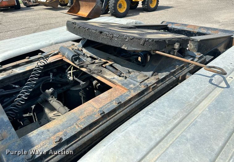 image for item DJ6215 2002 Sterling LT9513  semi truck