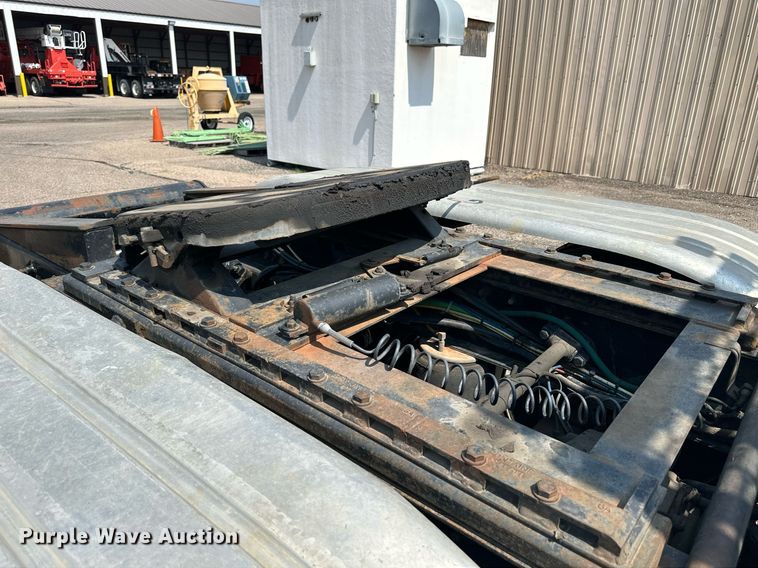 image for item DJ6215 2002 Sterling LT9513  semi truck