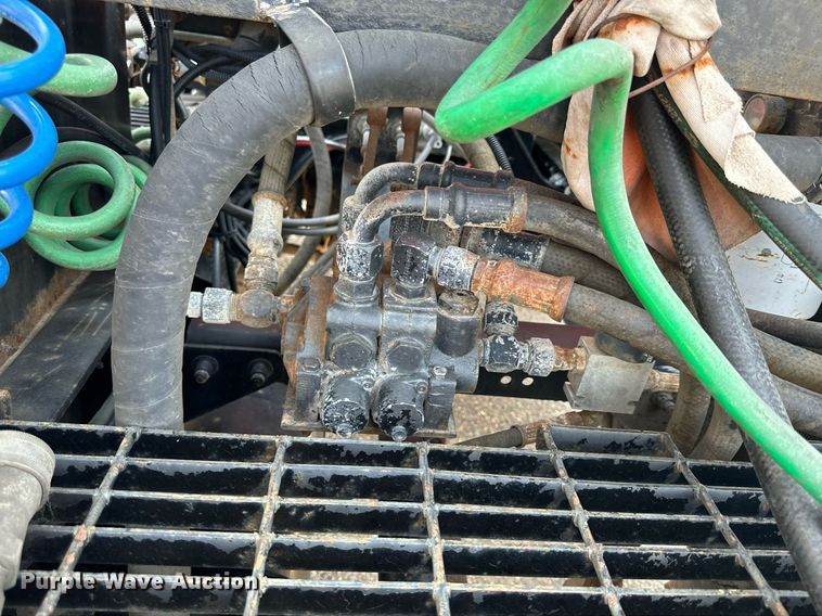 image for item DJ6215 2002 Sterling LT9513  semi truck