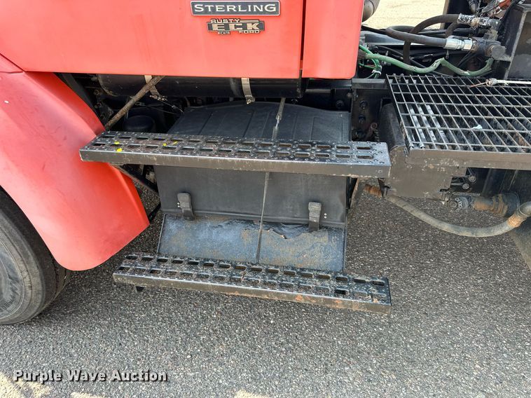 image for item DJ6215 2002 Sterling LT9513  semi truck