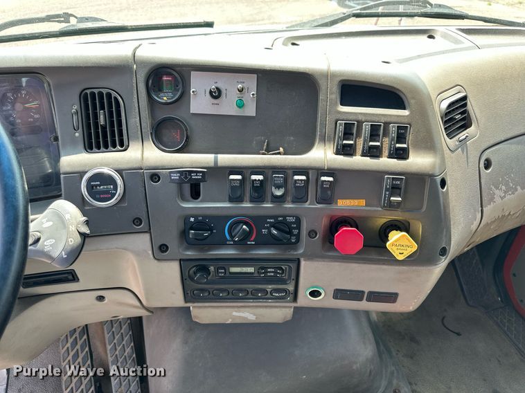 image for item DJ6215 2002 Sterling LT9513  semi truck