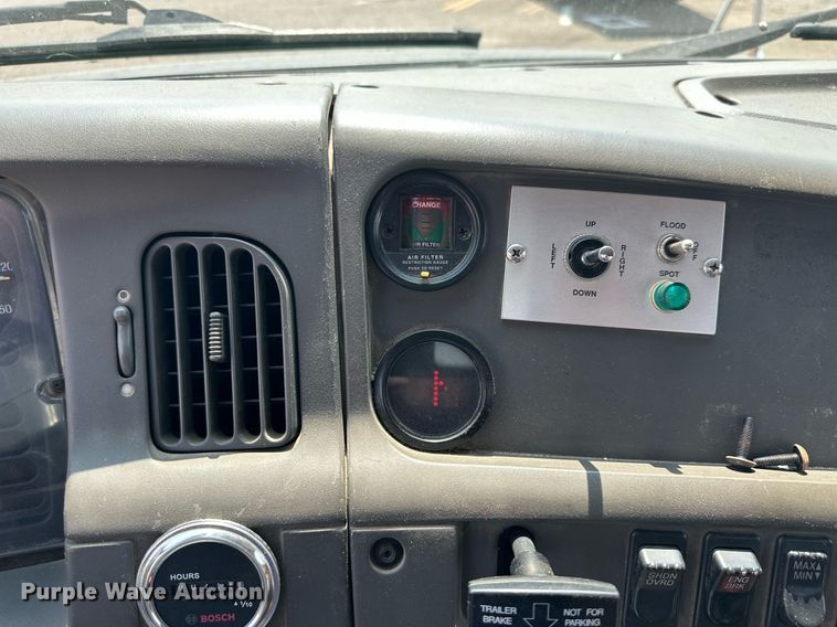 image for item DJ6215 2002 Sterling LT9513  semi truck