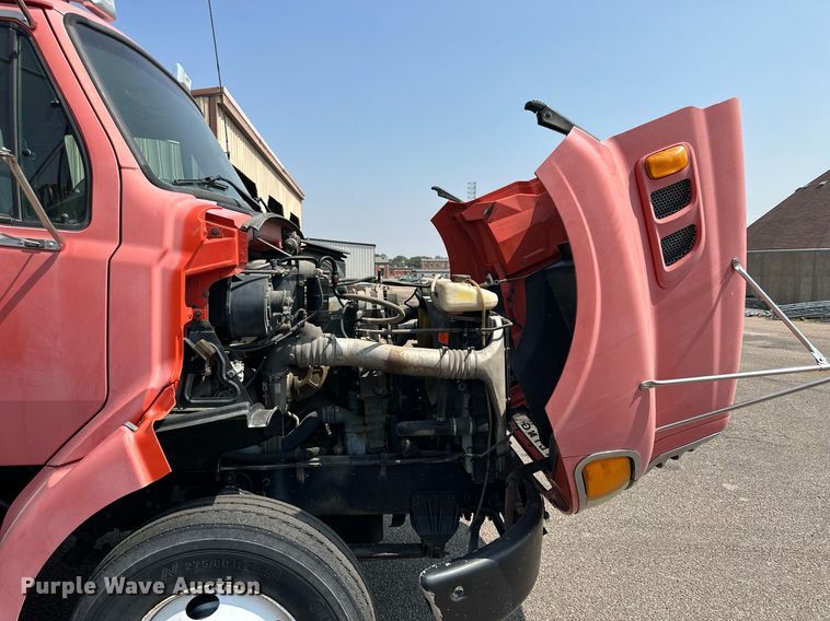 image for item DJ6215 2002 Sterling LT9513  semi truck