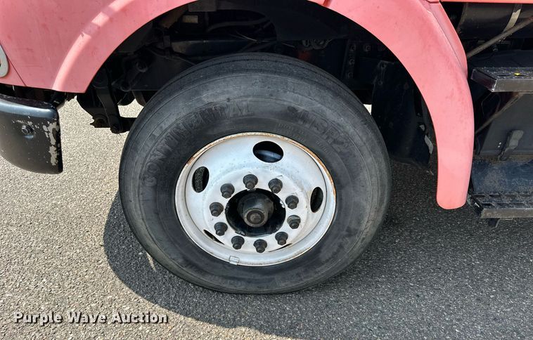 image for item DJ6215 2002 Sterling LT9513  semi truck