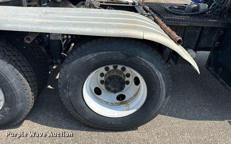 image for item DJ6215 2002 Sterling LT9513  semi truck