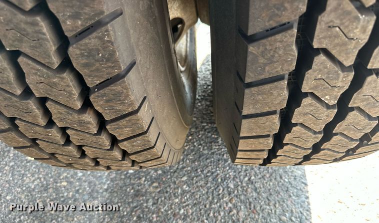 image for item DJ6215 2002 Sterling LT9513  semi truck