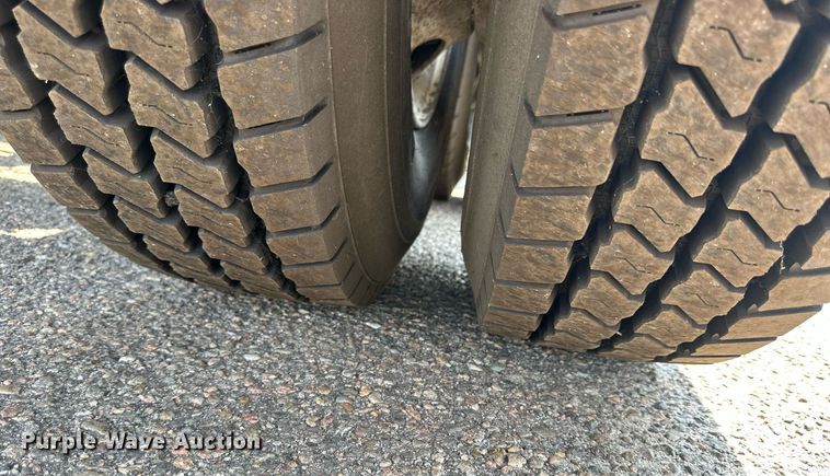 image for item DJ6215 2002 Sterling LT9513  semi truck