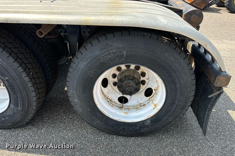 image for item DJ6215 2002 Sterling LT9513  semi truck