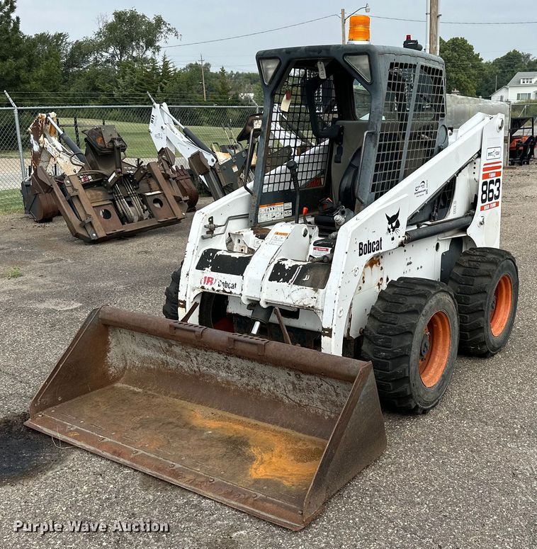 image for item DJ6216 2001 Bobcat 863  skid steer loader