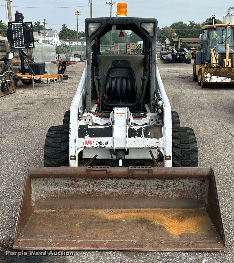 image for item DJ6216 2001 Bobcat 863  skid steer loader