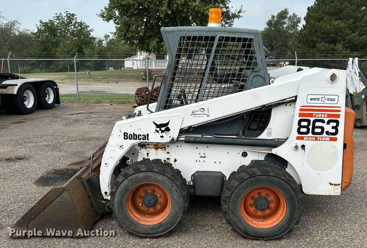 image for item DJ6216 2001 Bobcat 863  skid steer loader