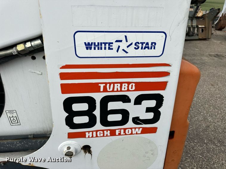 image for item DJ6216 2001 Bobcat 863  skid steer loader