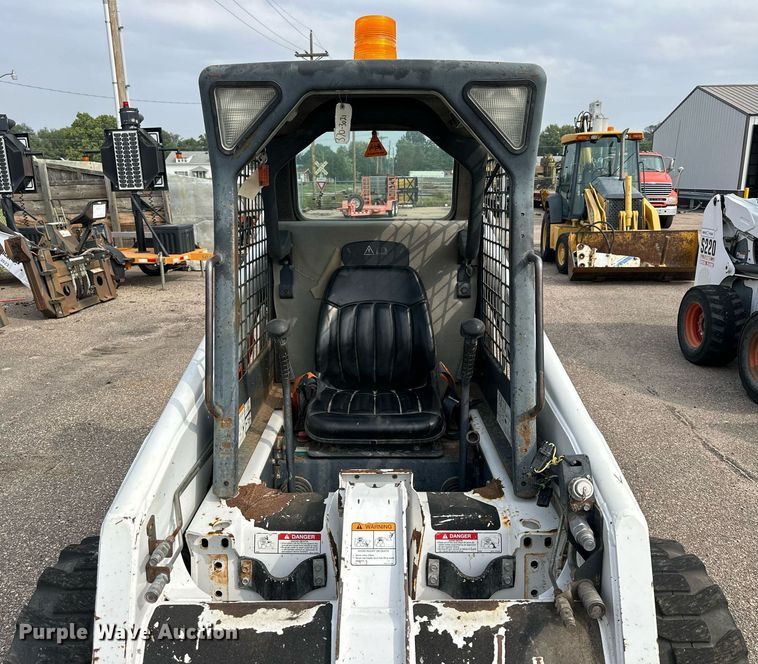 image for item DJ6216 2001 Bobcat 863  skid steer loader