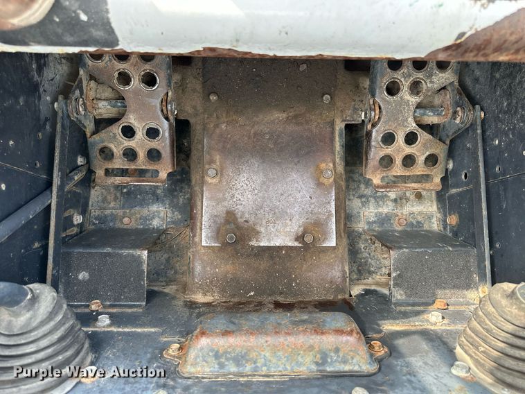 image for item DJ6216 2001 Bobcat 863  skid steer loader