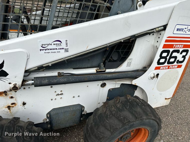 image for item DJ6216 2001 Bobcat 863  skid steer loader