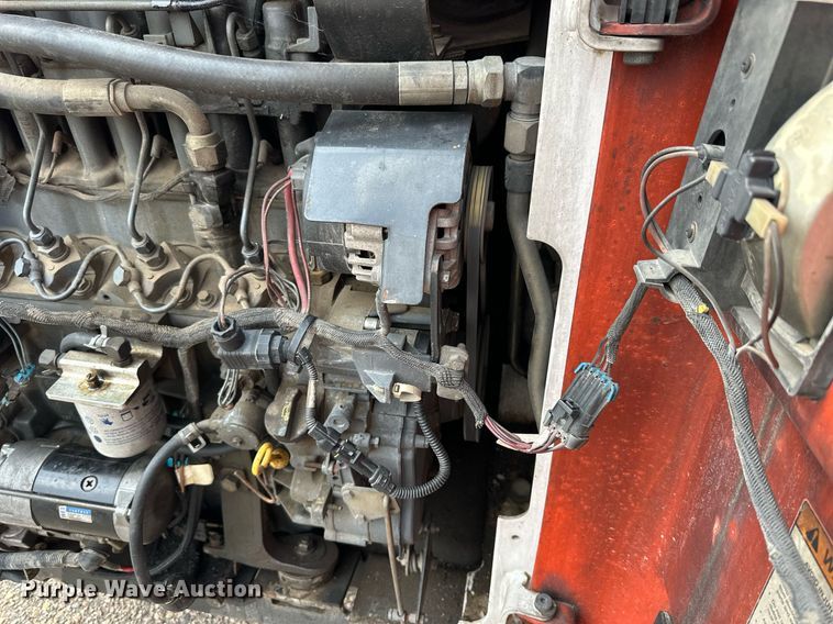 image for item DJ6216 2001 Bobcat 863  skid steer loader