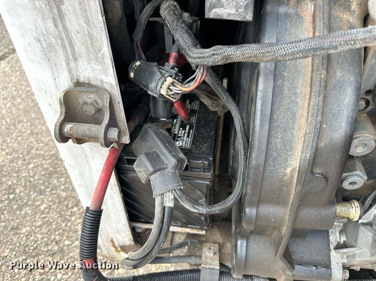 image for item DJ6216 2001 Bobcat 863  skid steer loader