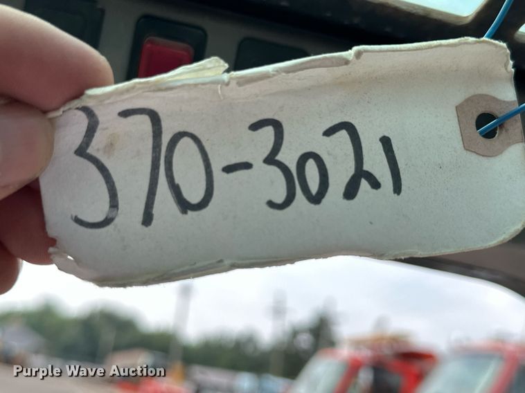 image for item DJ6216 2001 Bobcat 863  skid steer loader