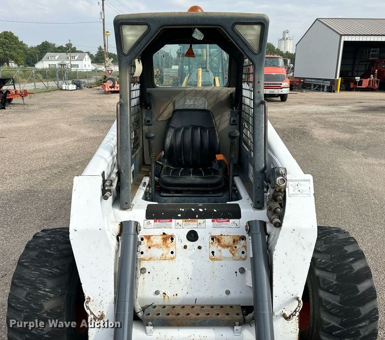 image for item DJ6217 2003 Bobcat S220  skid steer loader