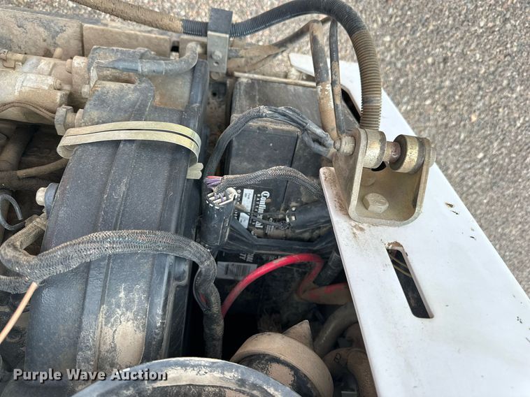 image for item DJ6217 2003 Bobcat S220  skid steer loader