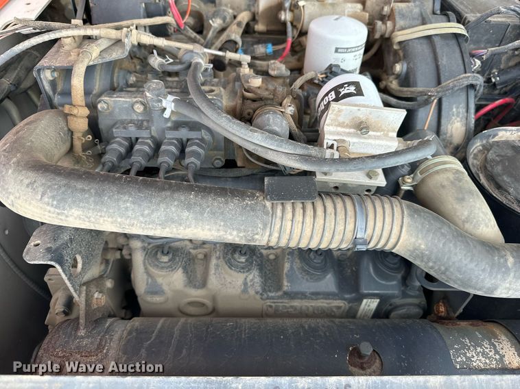 image for item DJ6217 2003 Bobcat S220  skid steer loader