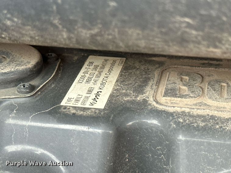 image for item DJ6217 2003 Bobcat S220  skid steer loader