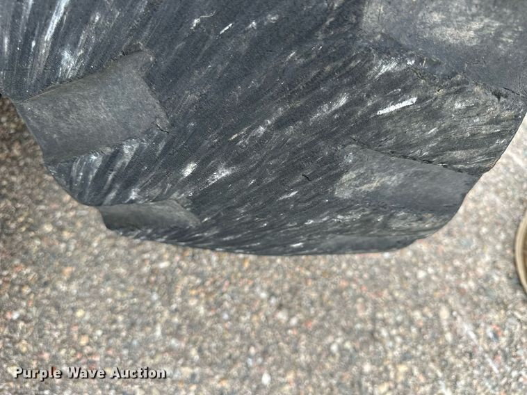 image for item DJ6217 2003 Bobcat S220  skid steer loader