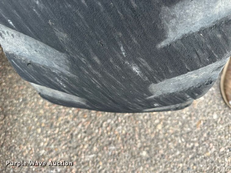 image for item DJ6217 2003 Bobcat S220  skid steer loader