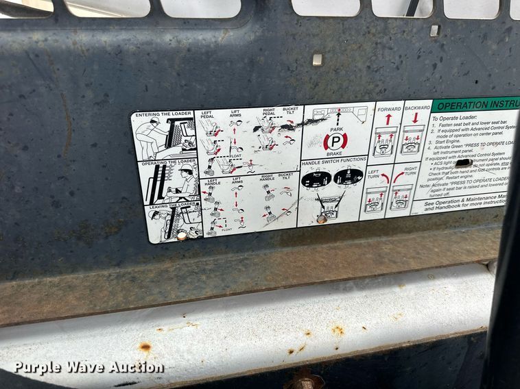 image for item DJ6218 2003 Bobcat S220  skid steer loader