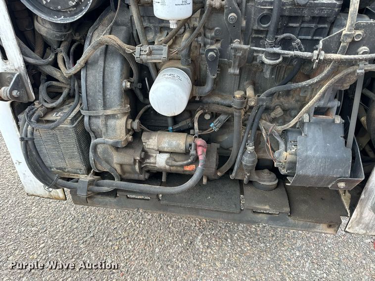 image for item DJ6218 2003 Bobcat S220  skid steer loader